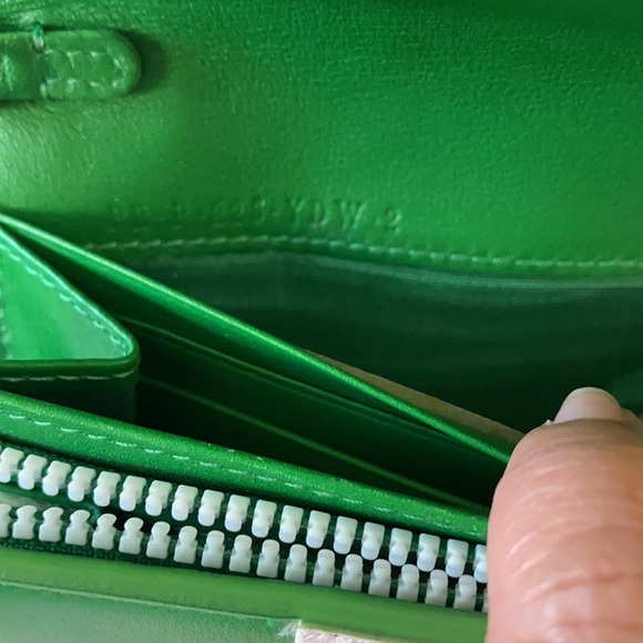 Valentino Garavani rock studs wristlet - Picture 6 of 17